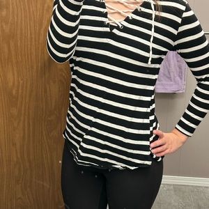 Black and white Old Navy shirt.